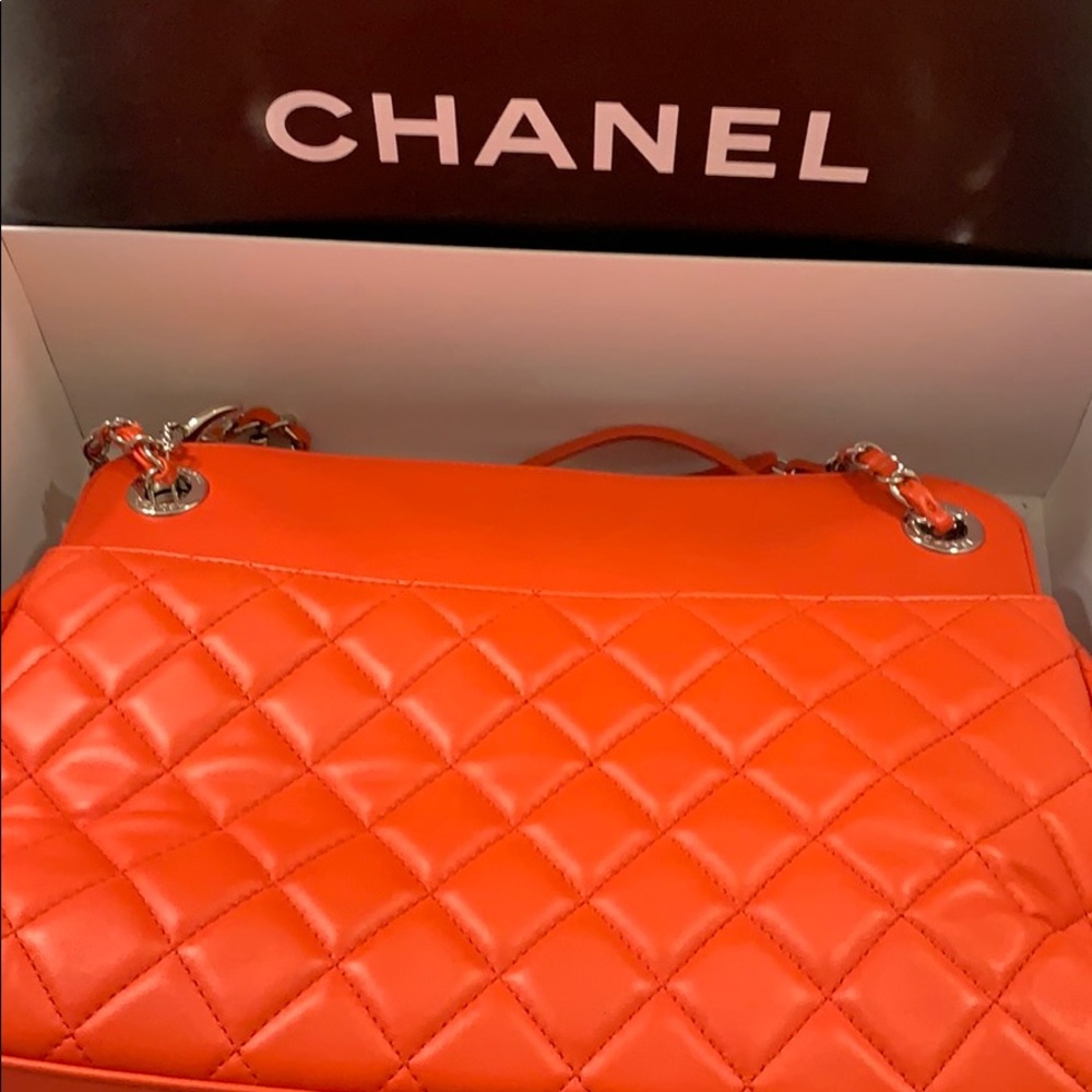 Chanel - Picture 9 of 9